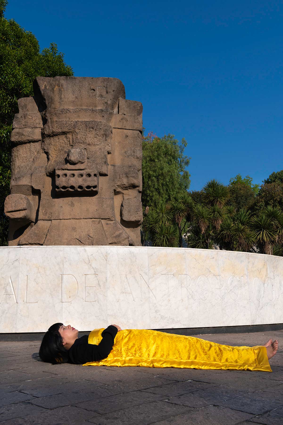 Chun Hua Catherine Dong performs death ritual in Mexico City